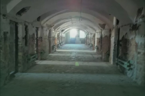 «Во время проливных дождей тоннель затапливало. Видимо, поэтому его называли «подлодкой»