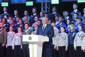 «Все понимают, что ты понимаешь». Патриотизм «для служебного пользования»