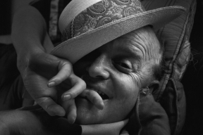 «Фотографирование мужчины есть акт дружбы. Фотографирование женщины — акт любви»