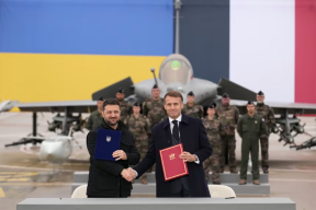 Данильченко: Россия фактически финансирует закупку ракет, которые будут сбивать Су-35 и выжигать их штабы