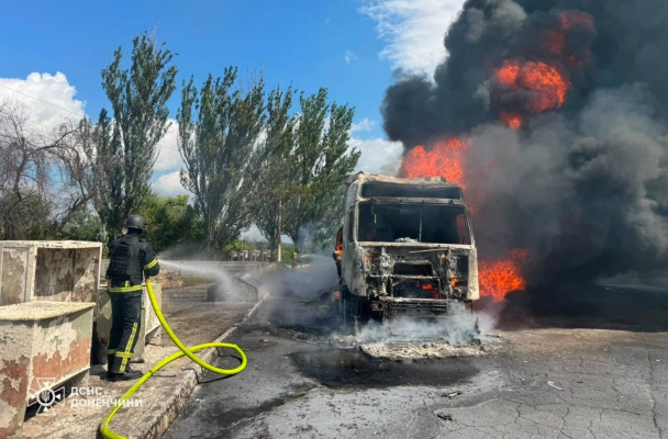 Война, 12 июля. РФ бьет по гражданскому транспорту. «Величие хотя бы ощущаете?» ВСУ ударили по Сызранскому НПЗ и танкерам в Азовском море