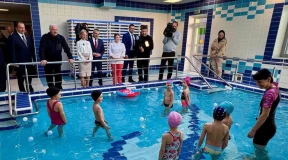 Фотофакт. Лукашенко в Петрикове побывал в детском саду и рассказал, как правильно рожать